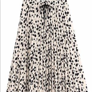 Goodnight Macaroon Doyle leopard pleated midiskirt